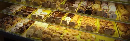 طراحی وب سایت قنادی و طراحی سایت شیرینی فروشی و طراحی سایت قنادی و طراحی فروشگاه قنادی آنلاین و راه اندازی فروشگاه اینترنتی شیرینی جات و دیزاین وبسایت شیرینی سراها و طراحی پرتال کارخانجات شیرینی جات و طراحی پورتال کارگاه های شیرینی پزی - طراحی سایت قنادی برای فروشگاه شیرینی جات کارلوس بیکری