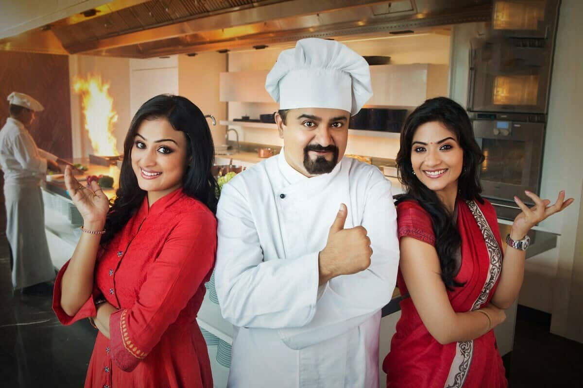 لزوم عکسبرداری عکس دارای سناریو، توسط استودیوی تخصصی عکسبرداری تبلیغاتی : مقاله ای در شرح و استدلال اینکه چرا عکسبرداری تبلیغاتی جزو وظایف اولیه شرکت طراح وب نیست و مشتری باید برای چنین عکس هایی، به استودیوهای عکسبرداری حرفه ای مراجعه کند - تصویر تبلیغاتی رستوران غذای هندی