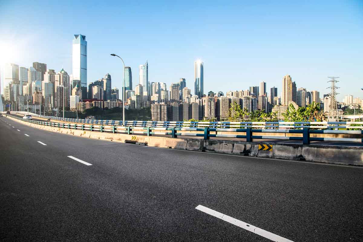 عکس ممتثل شما، در مخازن عکس جهانی نیست : مقاله ای در شرح و استدلال اینکه چرا نمی شود عکس های مخصوص کسب و کار شما که مطابق با فرهنگ شما، تجهیزات شما و فضای شما باشد در مخازن عکس بین المللی یافت - نمونه 3 : جاده سازی شهری