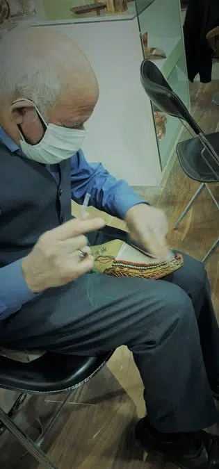 طراحی سایت صنایع دستی و راه اندازی فروشگاه اینترنتی صنایع دستی برای فروش آنلاین صنایع دستی هنری و طراحی سایت فروشگاهی صنایع دستی و طراحی فروشگاه اینترنتی صنایع دستی - طراحی سایت صنایع دستی با ایده معرفی هنرمند استادکار صنایع دستی