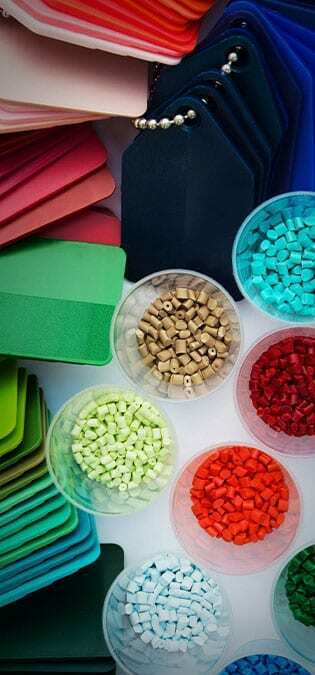 Plastic-Industries-Web-Site-Design-Idea-Various-Applications-of-Plastic-Industries طراحی سایت پلاستیک و ساخت وب سایت شرکت های تولیدکننده محصولات پلاستیکی و راه اندازی پرتال صنایع پلاستیک و طراحی فروشگاه اینترنتی پلاستیک فروشی برای شرکت کارخانه های سازنده ظروف پلاستیکی و بسته بندی های پلاستیکی و پلاستیک پی وی سی و واردکننده پلاستیک خارجی و پلاستیک زیست تخریب پذیر و کارخانجات پلاستیک سازی و پلاستیک صنعتی - کاربردهای گوناگون صنایع پلاستیک
