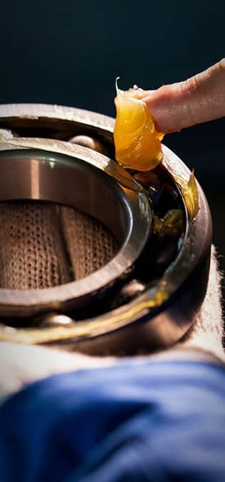 Engine-Oil-Industrial-Automotive-Lubricants-Companies-Web-Site-Design-Idae-Description-of-the-Use-of-Lubricants طراحی سایت شرکت روغن موتور و ساخت وب سایت برای شرکتهای تولیدی روغن موتور و طراحی پرتال اطلاع رسانی شرکت های اویل و راه اندازی پورتال پالایشگاههای تولید روغن موتور و شرکت های سازنده روان کننده های خودرو و روان ساز صنعتی - شرح کاربرد روانکارها